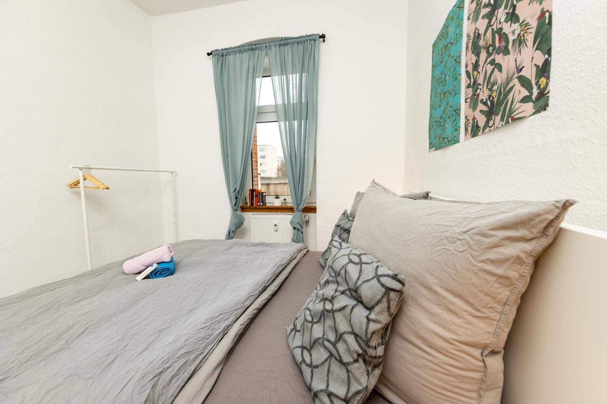 Grossraum-Apartments Mit 2Sz, Wz, Kueche, Smart-Tv, Parken, Etc Erfurt Phòng bức ảnh