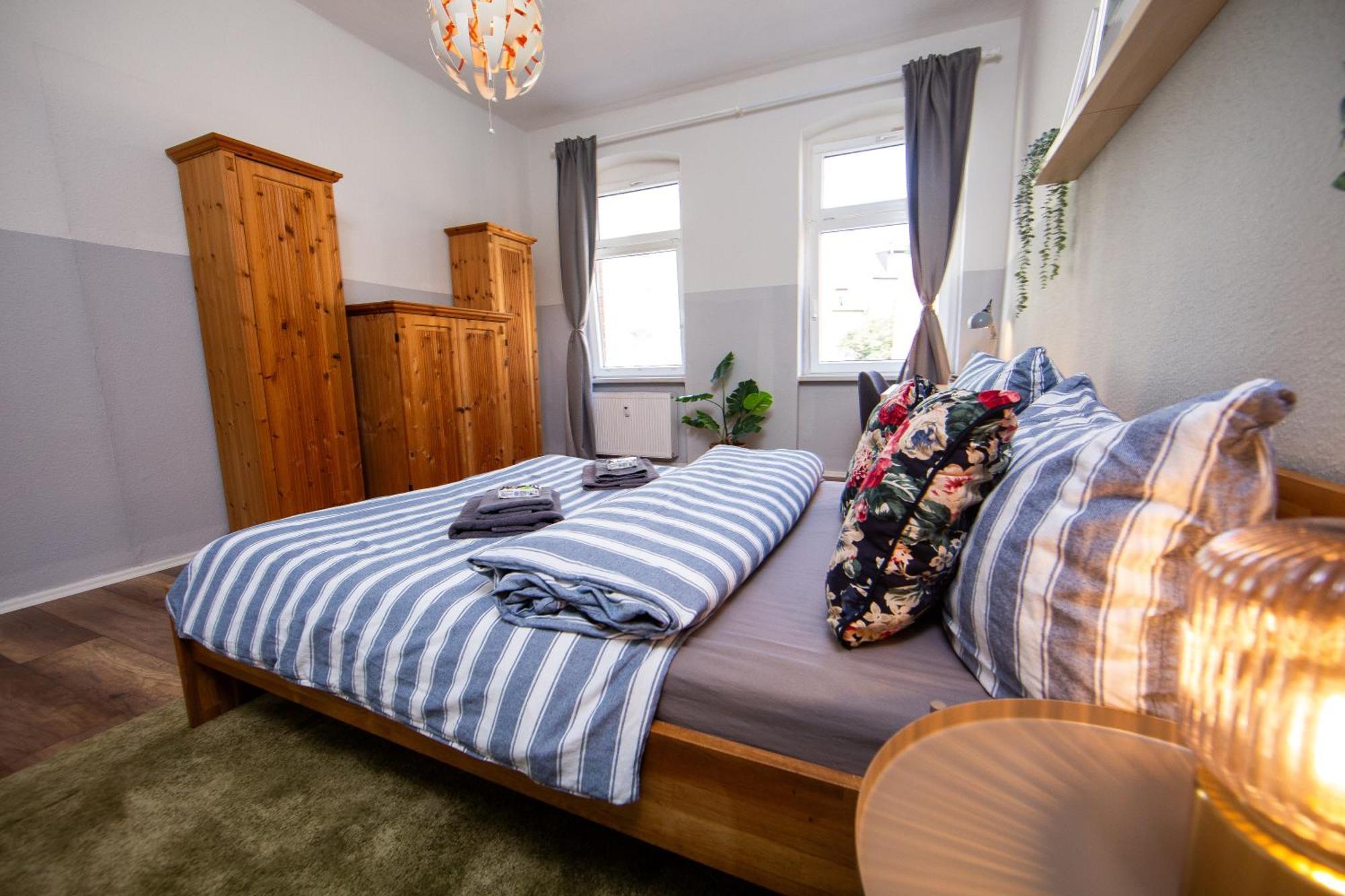 Grossraum-Apartments Mit 2Sz, Wz, Kueche, Smart-Tv, Parken, Etc Erfurt Phòng bức ảnh
