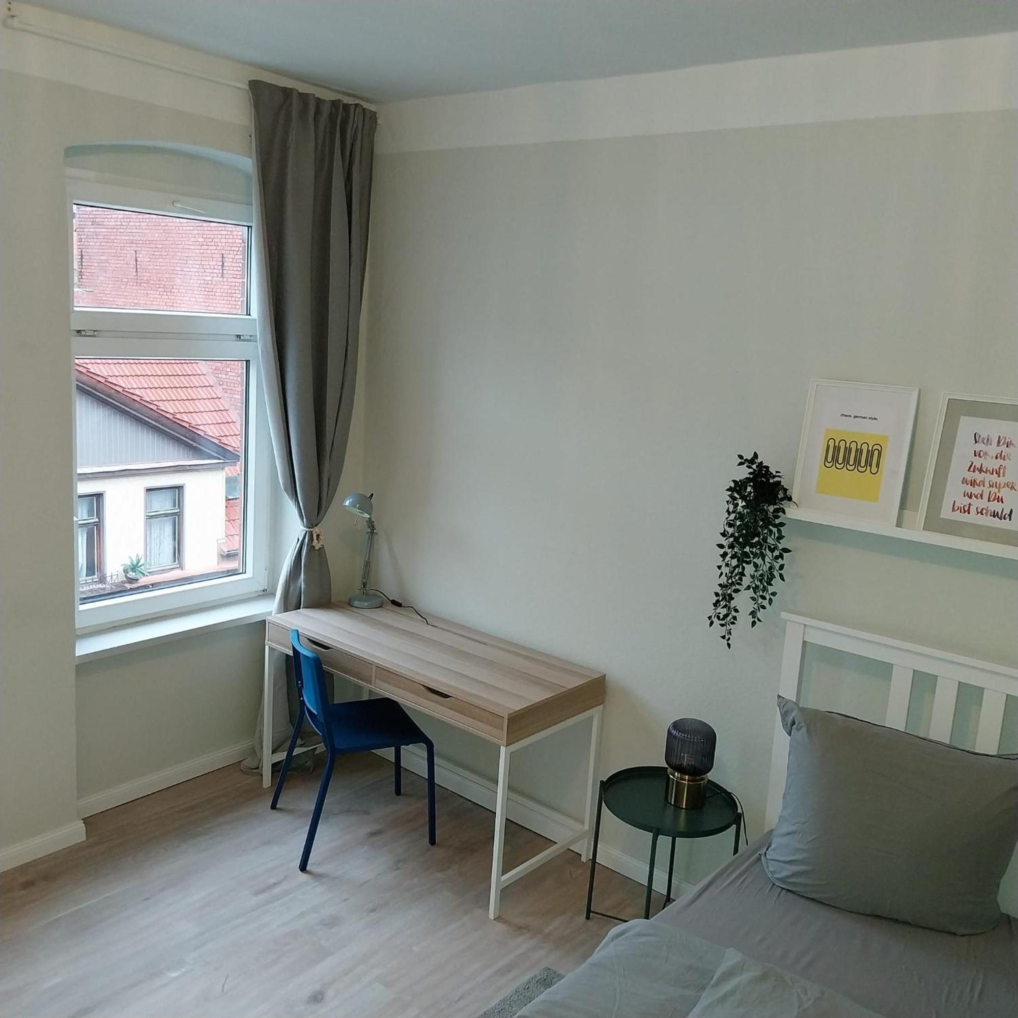 Grossraum-Apartments Mit 2Sz, Wz, Kueche, Smart-Tv, Parken, Etc Erfurt Phòng bức ảnh